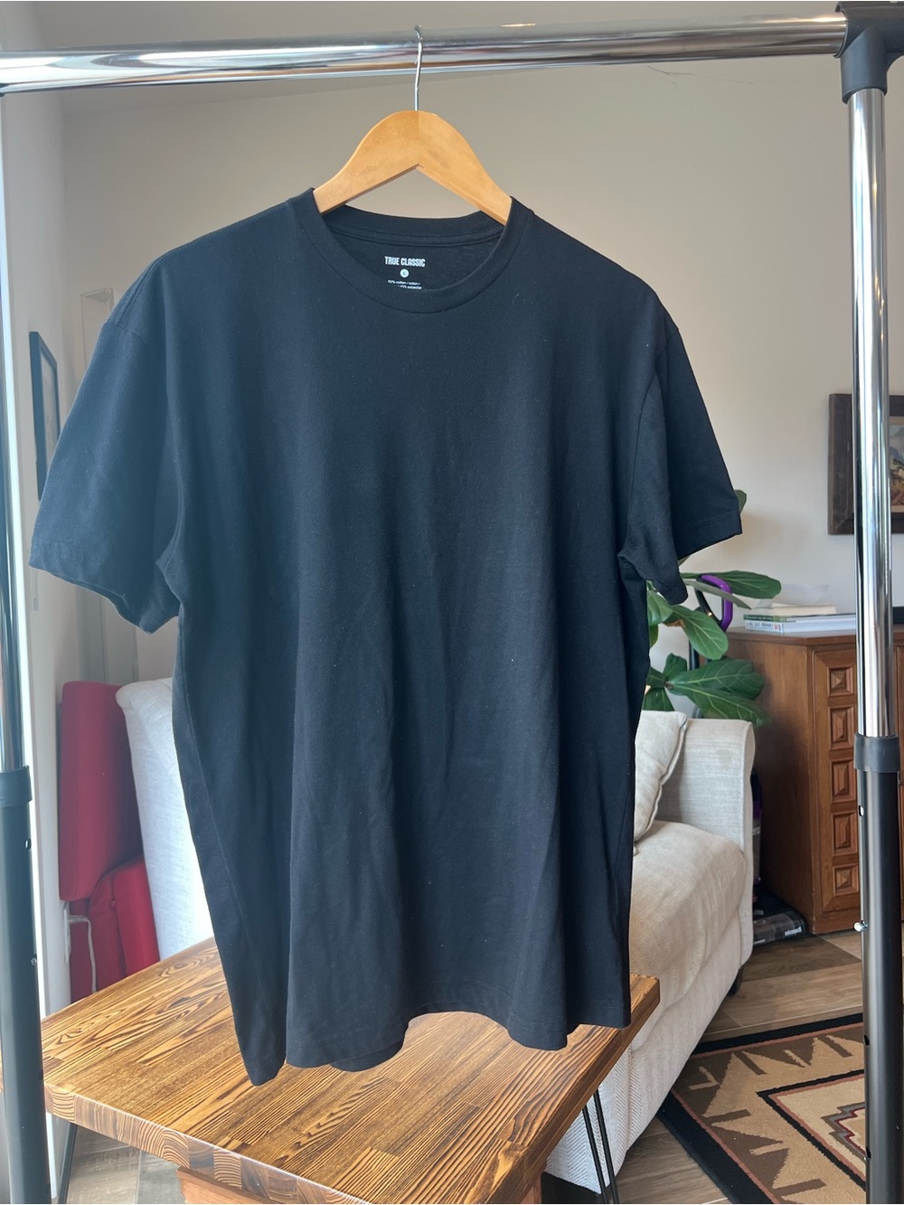 True Classic Men's Black Crewneck T-Shirt / L